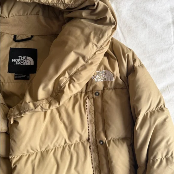 The North Face Women's Khaki Puffer Jacket - Picture 3 of 6